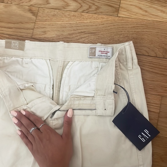 Gap khaki straight high rise pants - Picture 2 of 3